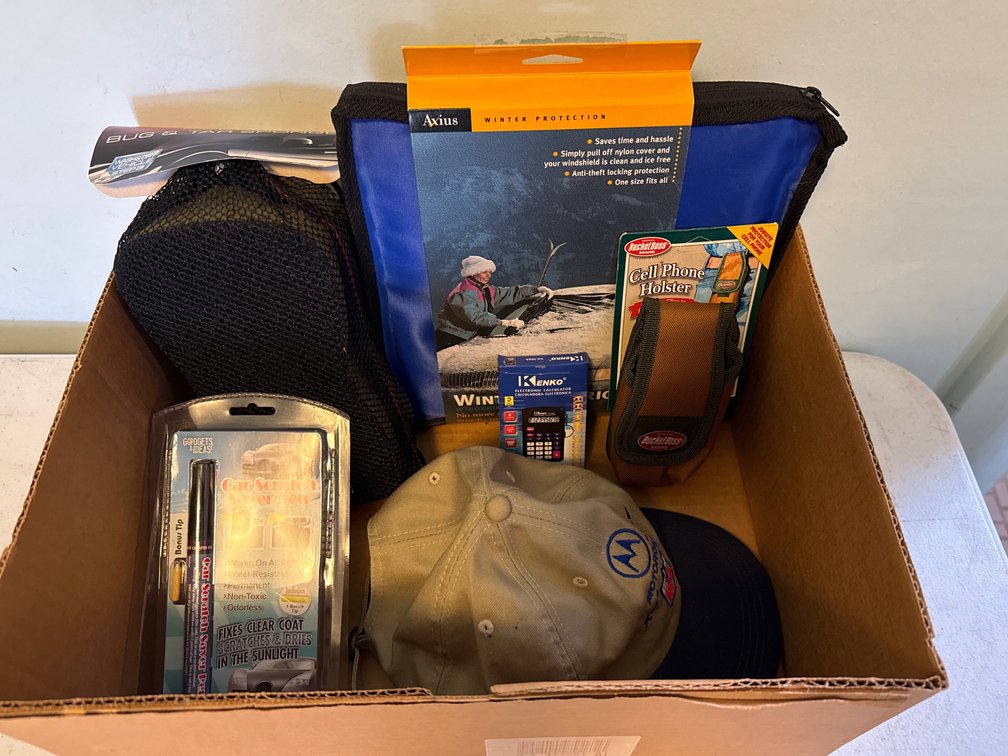 Windshield Cover, Hat, Sponge, Cell Phone Holder