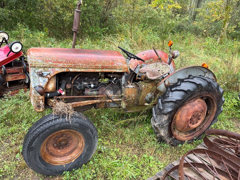 Tractor- Ford Ferguson Ran Was Parked