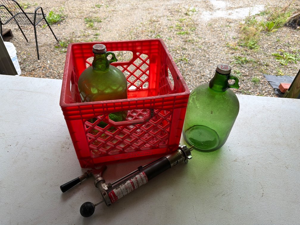 1 Gallon 7 Up Bottles, Beer Tap