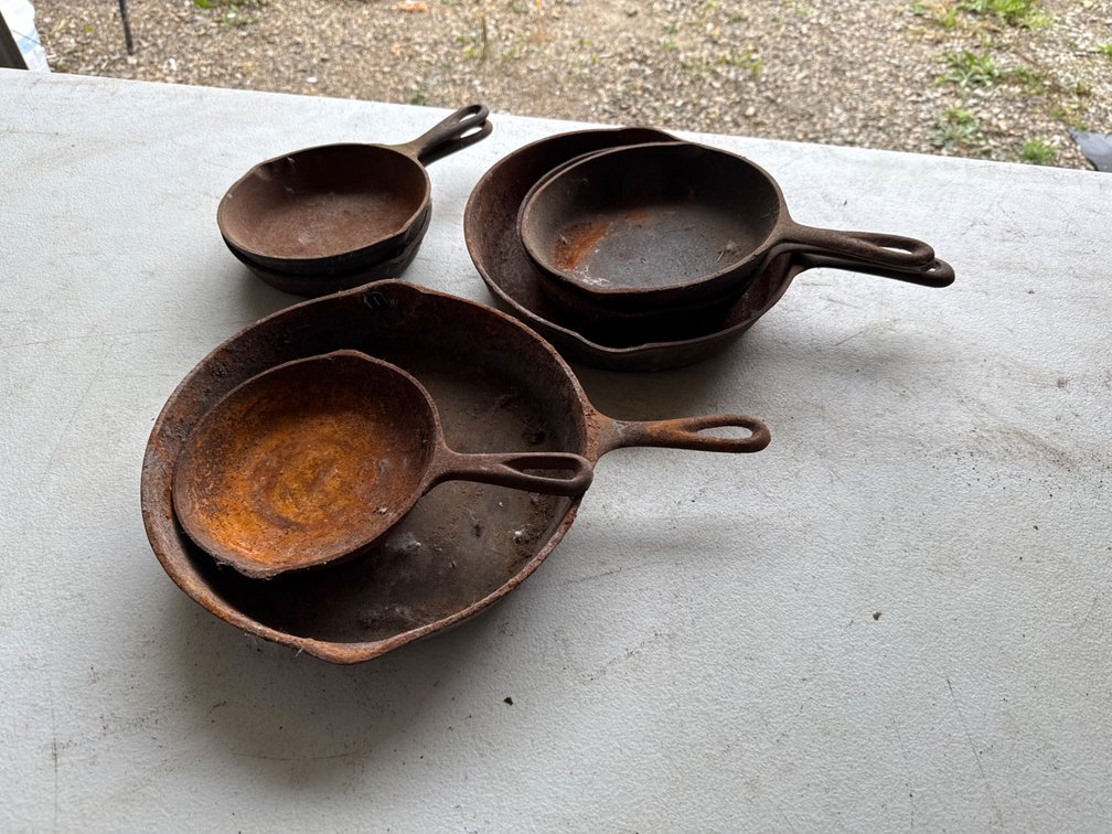 Cast Iron Skillets-Rusty