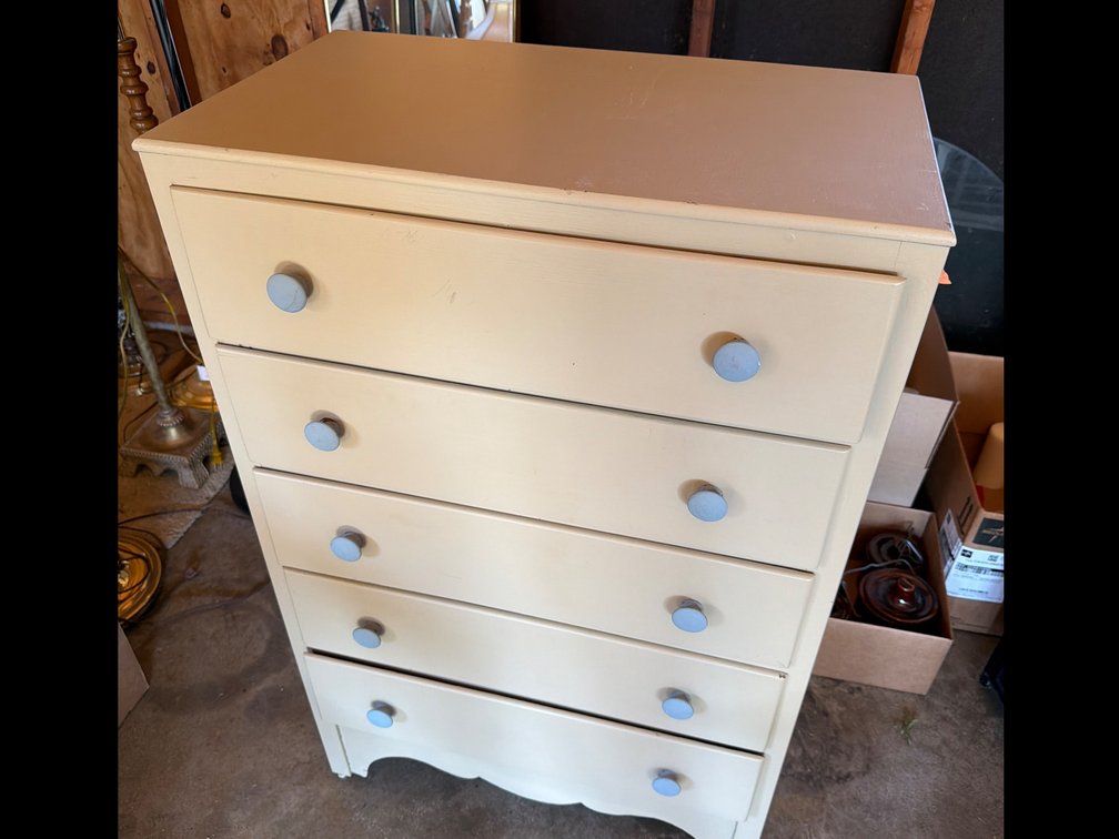 Dresser