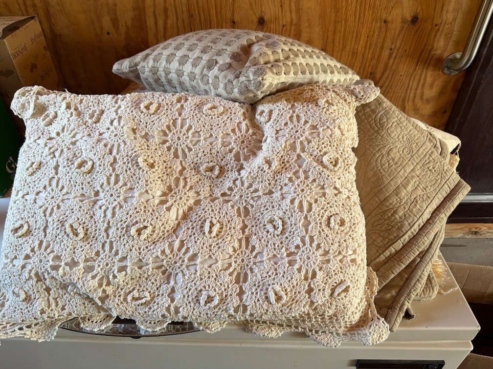 Pillows, Shams, Throw Pillows