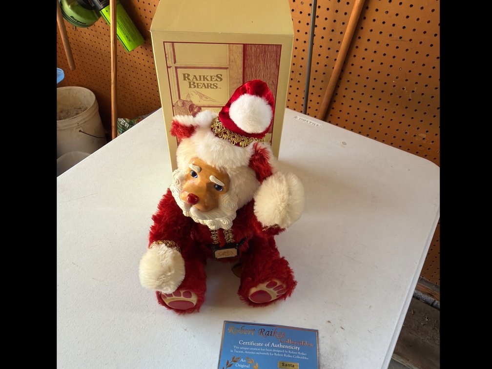 Raikes Bear-Santa
