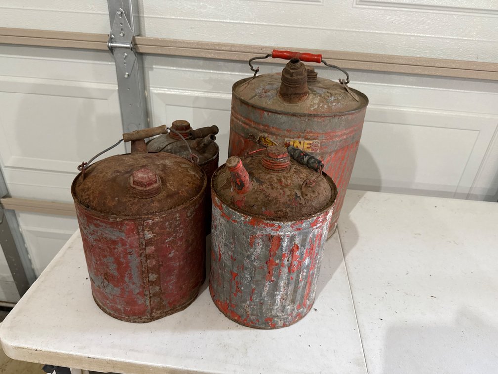 4 Metal Gas Cans