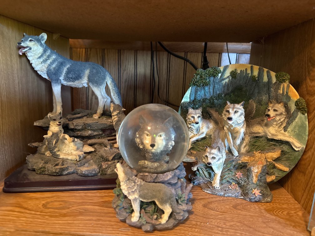 Home Decor- Wolf Statues
