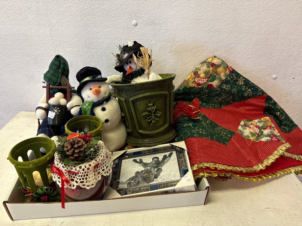 Christmas Decor- Tree Skirt And Knickknacks