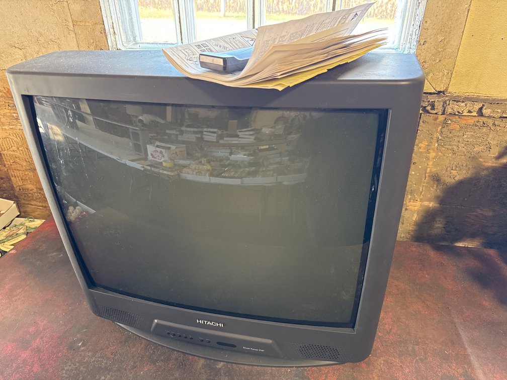 Hitachi 27” Color TV