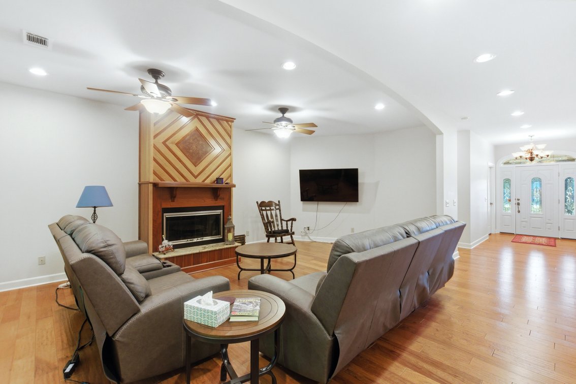 Image for Aviation Home & Hangar – Clinton, Arkansas
