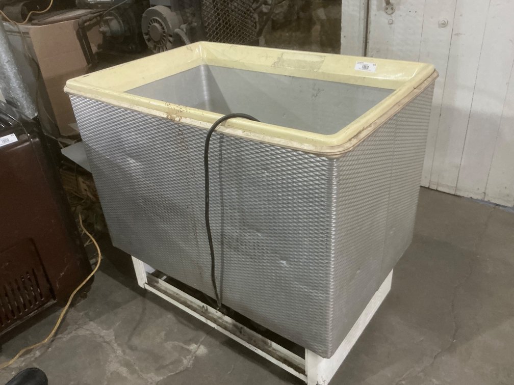 Vintage Star Electric Cooler Box on Wheels - 36"W x 24"D x 36"H