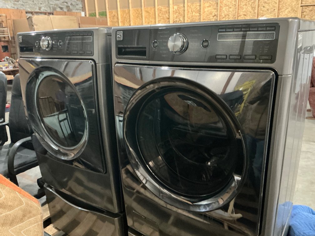 Kenmore Elite Washer and Dryer Set with Pedestals - Washer Model: 41583 and Dryer Model: 81583