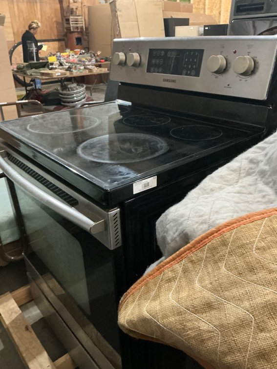 Samsung Electric Flat Top Stove/Oven - Model: DU45K6500EV-A3, Needs Cleaned