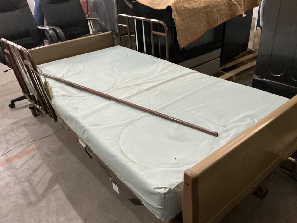 Invacare Electric Hospital Bed - Model: BAR600IVC