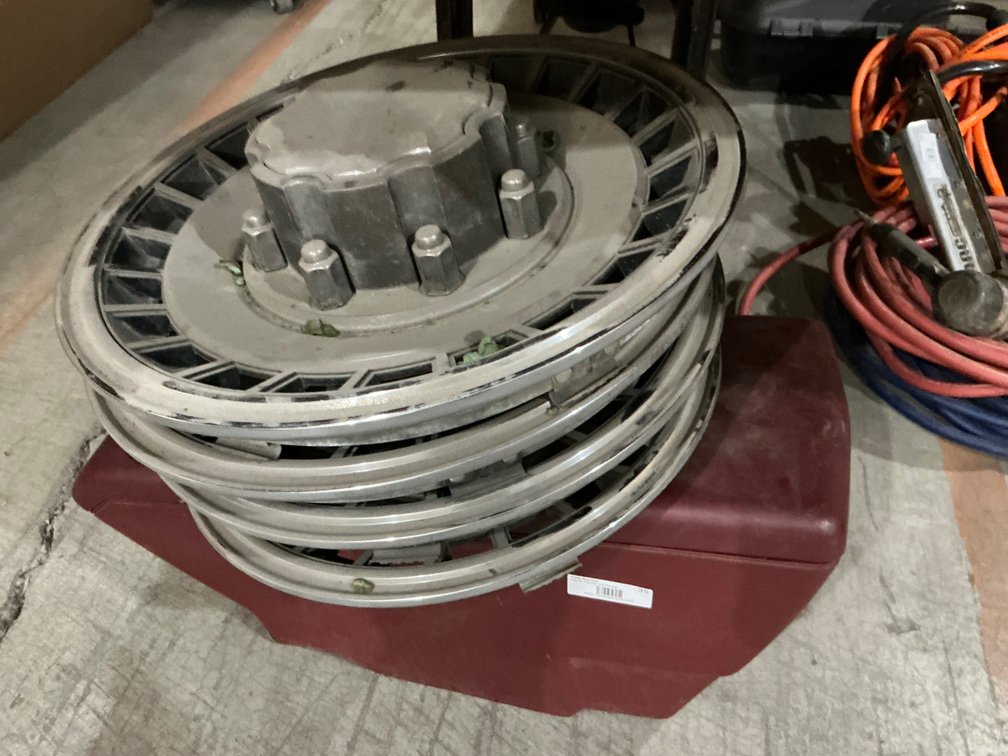 (4) Heavy Duty Ford 4x4 Hub Caps and Plastic Center Console
