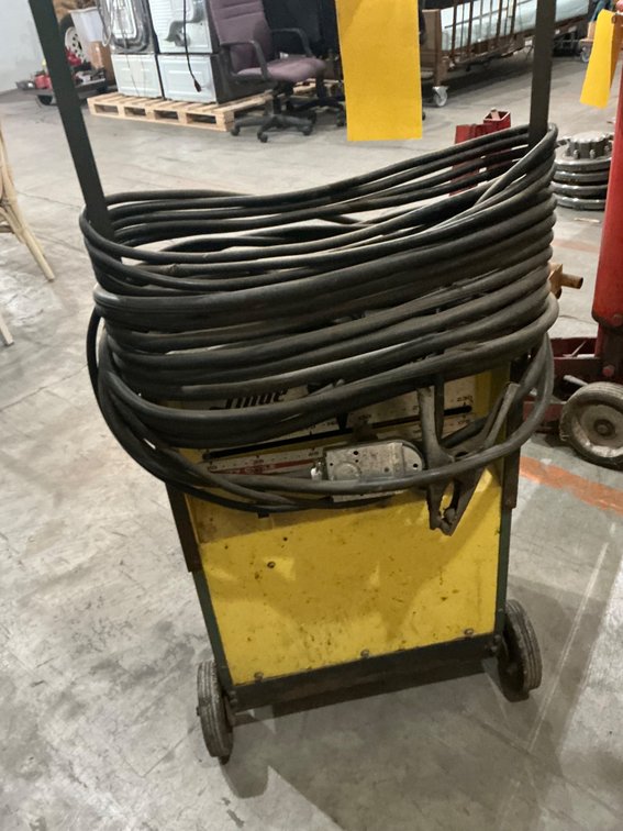 Union Carbine Linde 230 Amp Welder with Leads and Clamps