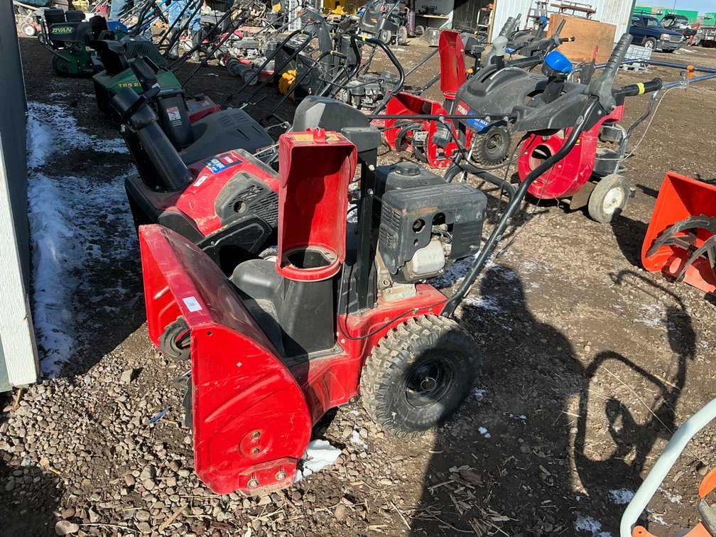 Toro Power Max 826 OAE Snow Blower - Model: 37799, Walk Behind, 26" Cut Path, 252cc Engine, Electric Start, Good Rubber