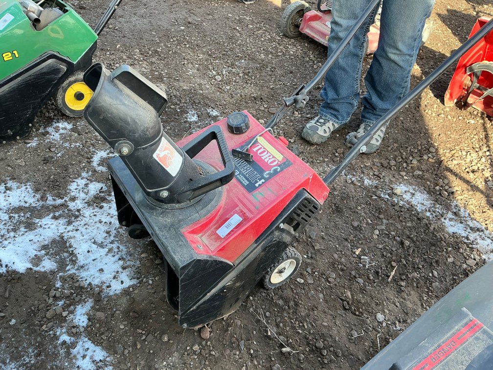 Toro 3 CCR Powerlite-E Snow Blower - Model: 38175, 16" Cut Path, 3Hp Engine (Needs Carb Gaskets)