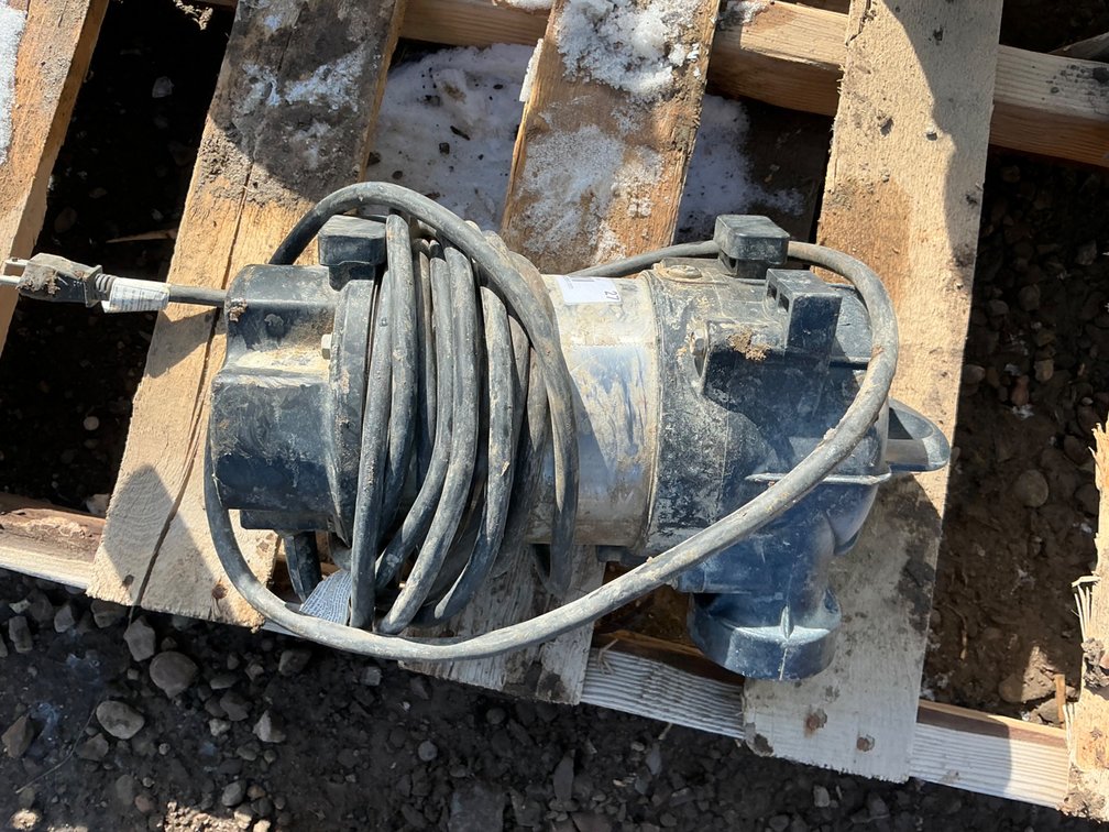 Vanes Submersible Pump - Model: 5-PL, 2", 120V
