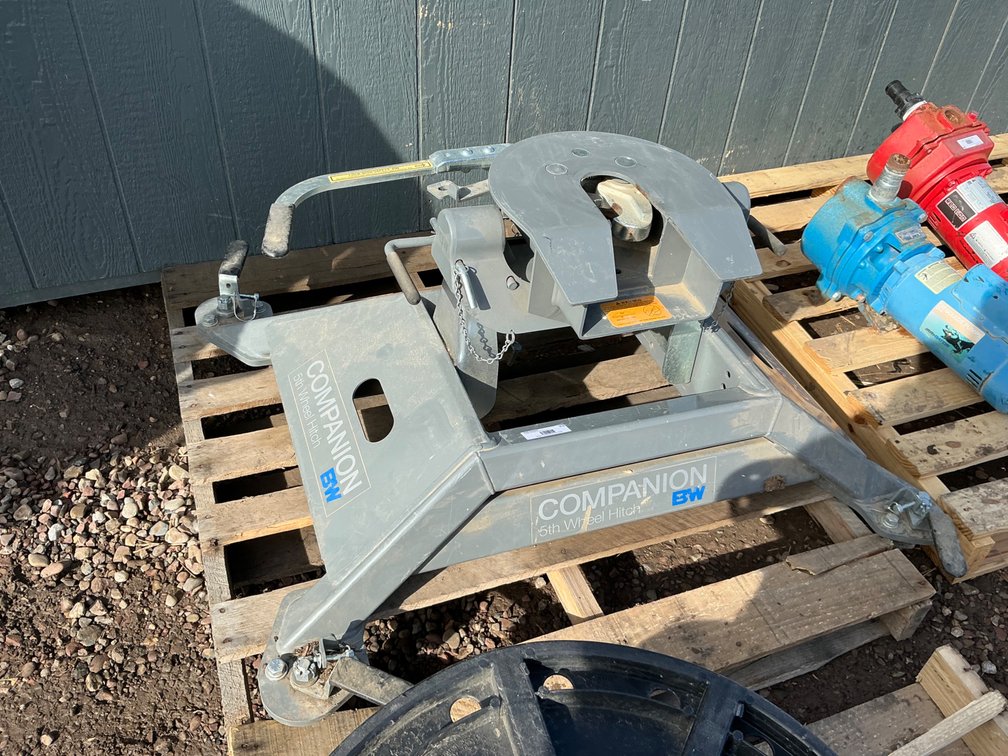 BW Companion 5th Wheel Hitch - Model: RVB3600, Serial: CRB17812