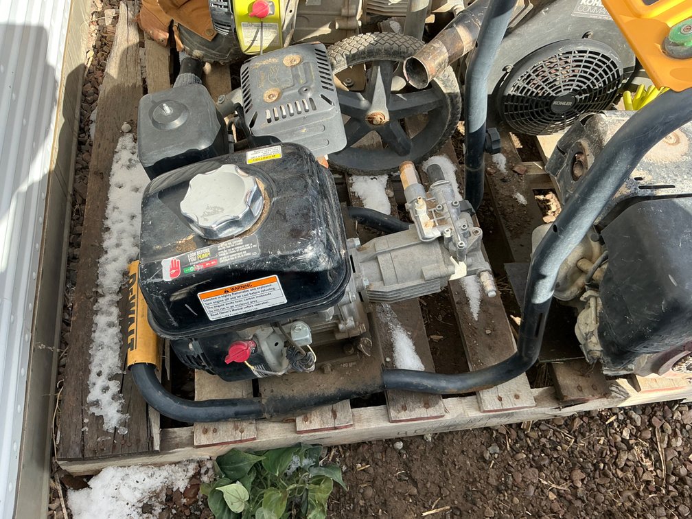 Dewalt 3600Psi Pressure Washer - Honda GX200 Engine, Rope Start Pulls Free (No Wands, No Wheels)