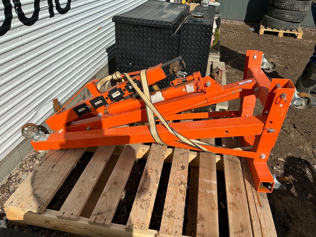 Central Hydraulics Foldable Shop Crane - Model: 93840, 1-Ton Capacity