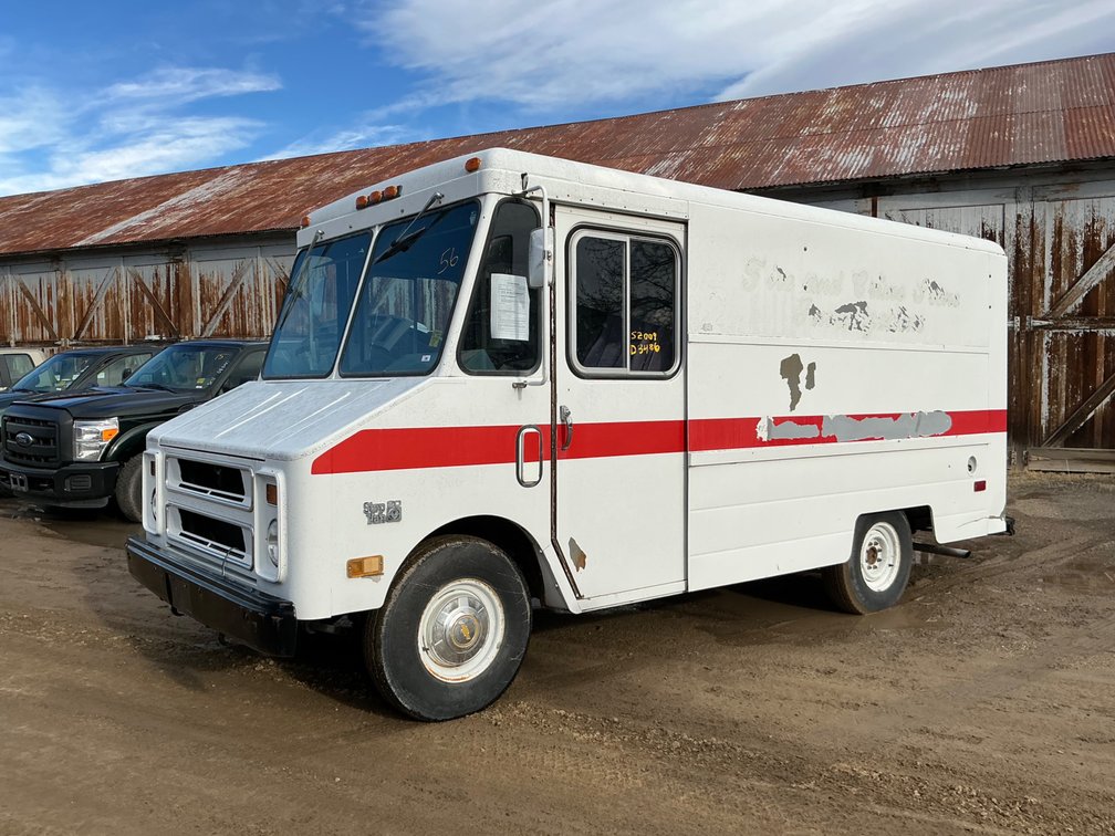 1984 Chevrolet Step Van, VIN #: 1GCFP22J5E3337938