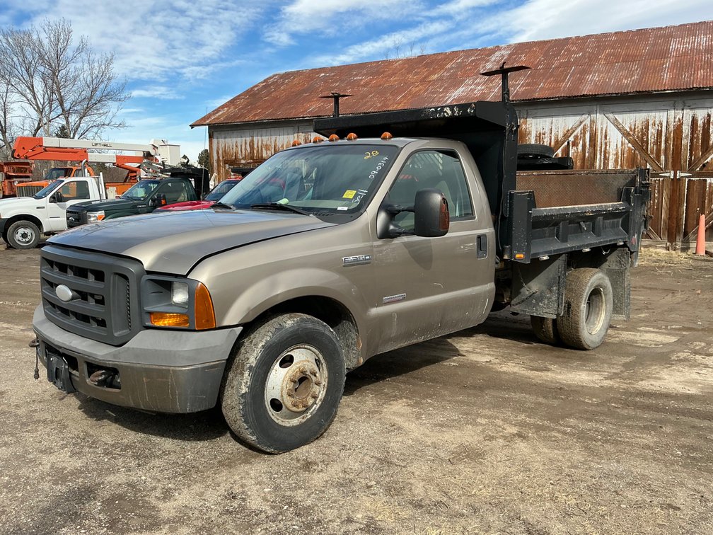 2005 Ford F-350 Pickup Truck, VIN #: 1FDWF36P65EB96904 (Reported As Having Oil In Coolant)