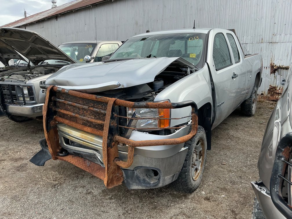 2012 GMC Sierra Pickup Truck, VIN #: 1GT22ZCG6CZ241822 (WRECKED - FRONT END DAMAGE, AIR BAGS DEPLOYED)