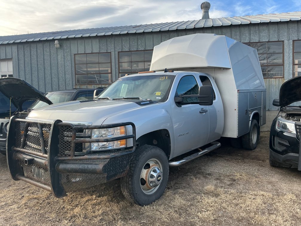 2011 Chevrolet Silverado Pickup Truck, VIN #: 1GB5K0CL5BZ432656 (ENGINE STARTS BUT DOES NOT RUN, REDUCED POWER, Electrical Rodent Damage)