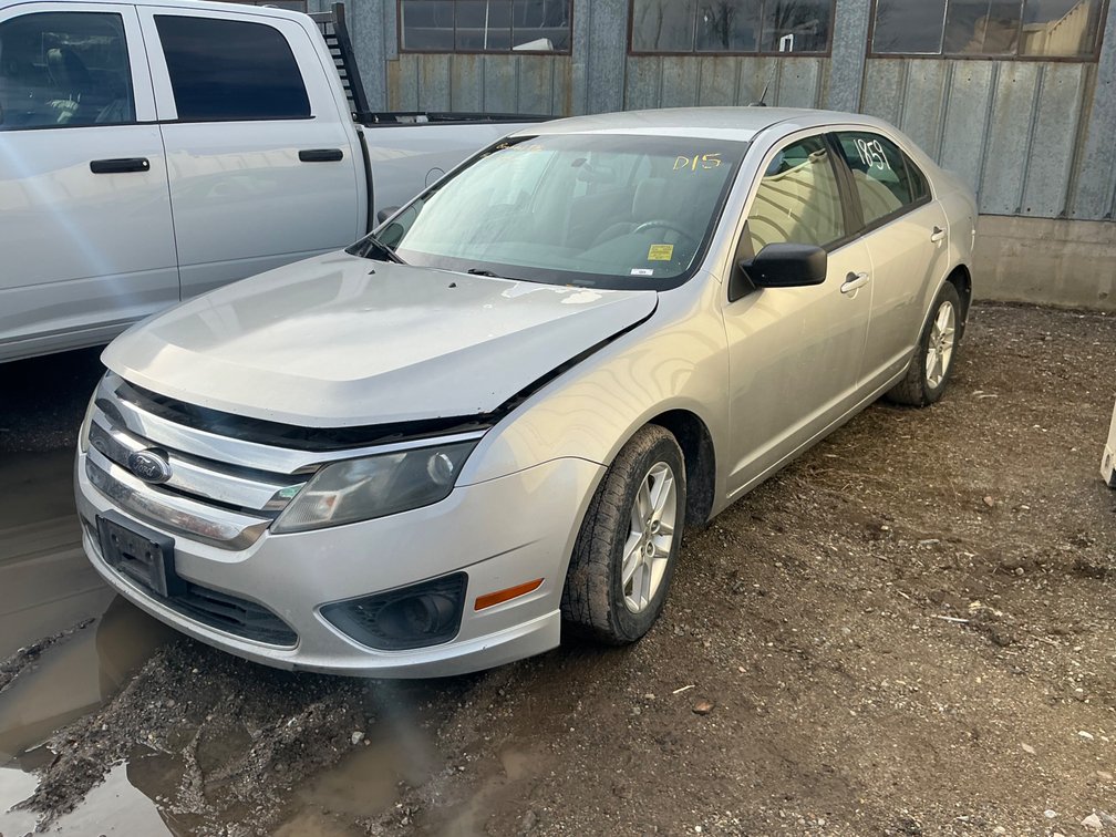 2010 Ford Fusion Passenger Car, VIN #: 3FAHP0GA3AR108939 (BRANDED TITLE OWNER RETAINED, HAIL DAMAGE, Engine Runs)