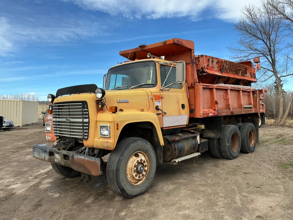 1994 Ford LT9000 Truck, VIN #: 1FDZU90L8RVA10393