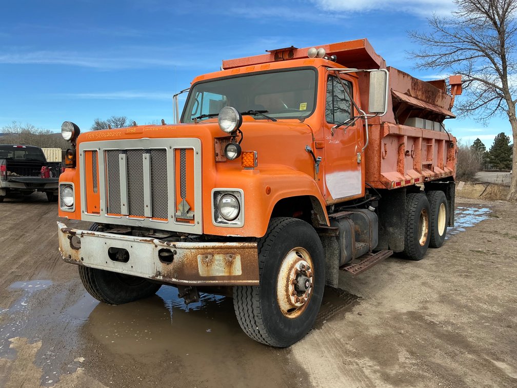 1998 International F-2574 Truck, VIN #: 1HTGGAHT5WH530296 (WEAK ENGINE AND TRANSMISSION)