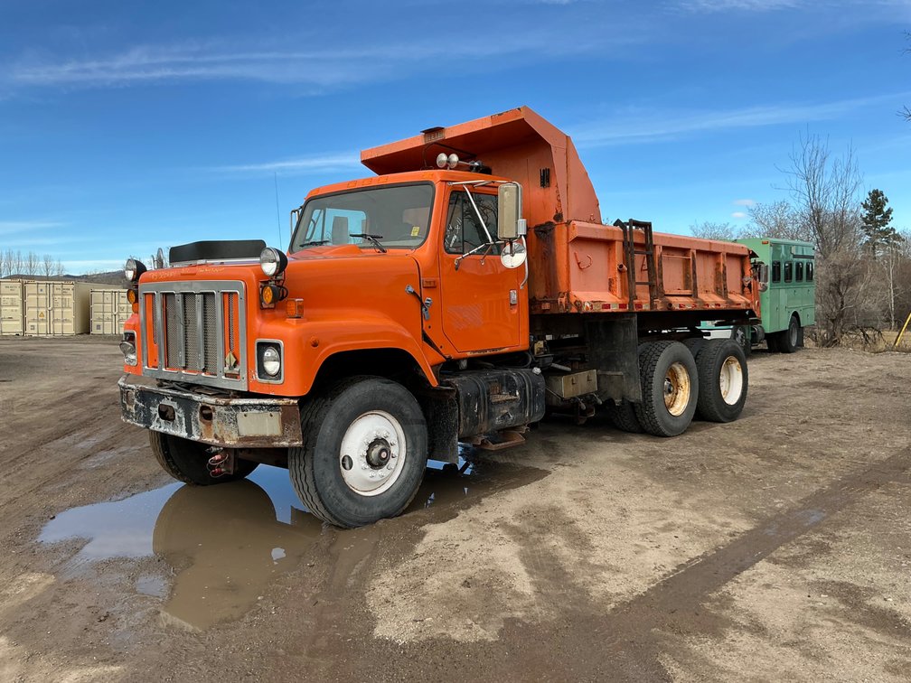 1998 International F-2574 Truck, VIN #: 1HTGGAHT2WH526545