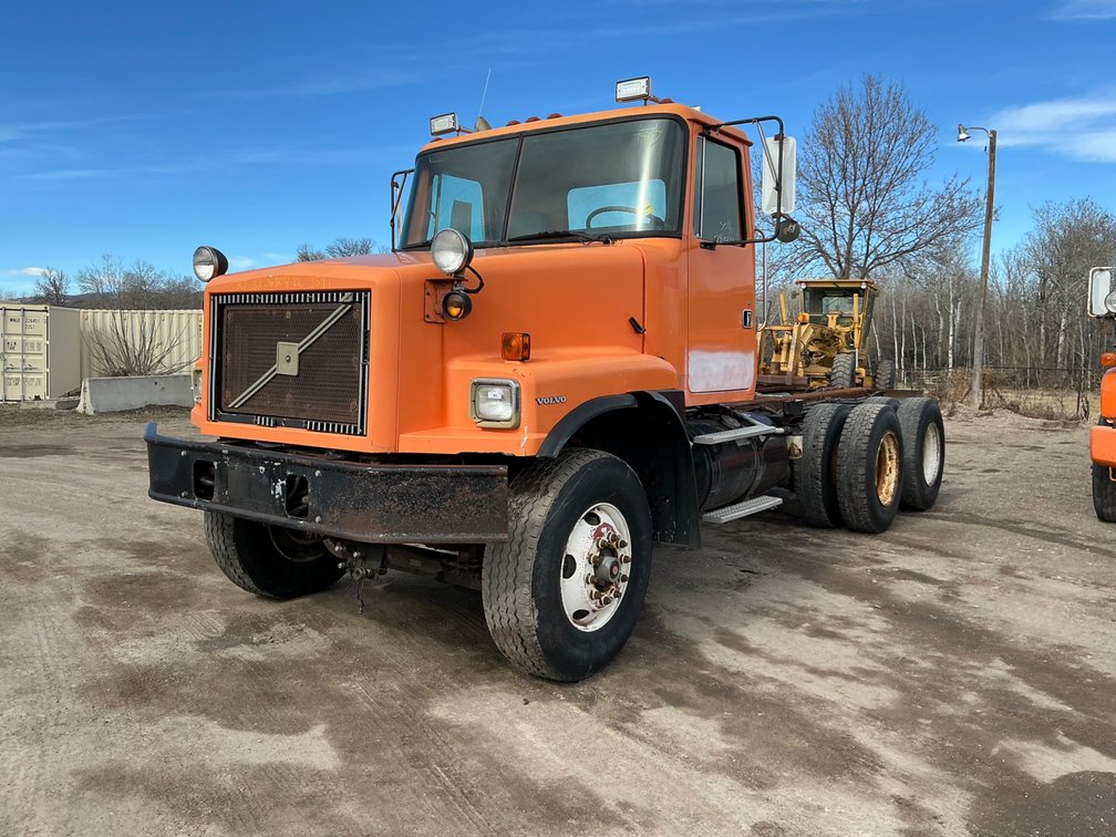 1997 Volvo WG Truck, VIN #: 4V5JCBME2VR854715