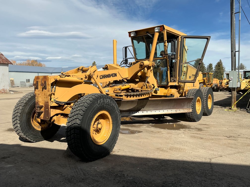 1994 Champion 710A Series III Motor Grader - Serial: 024367
