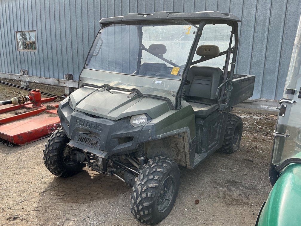 2010 Polaris Ranger XP UTV - 800cc, Showing 10,923 Miles, Automatic, 4WD (DOES NOT RUN WELL, OVERHEATS)