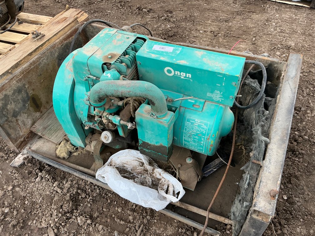 Onan 2500 Watt Generator - Model: 2.5LK-1R/13646J