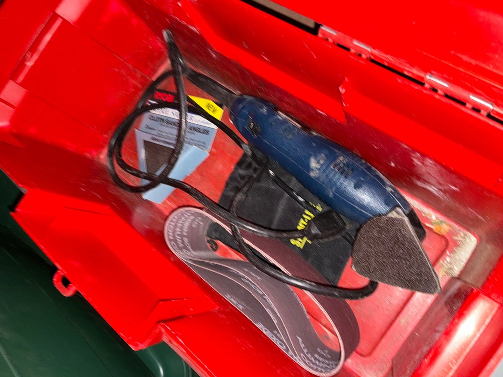 Ryobi Detail Sander with Plastic Tool Box and Assorted Sanding Pads