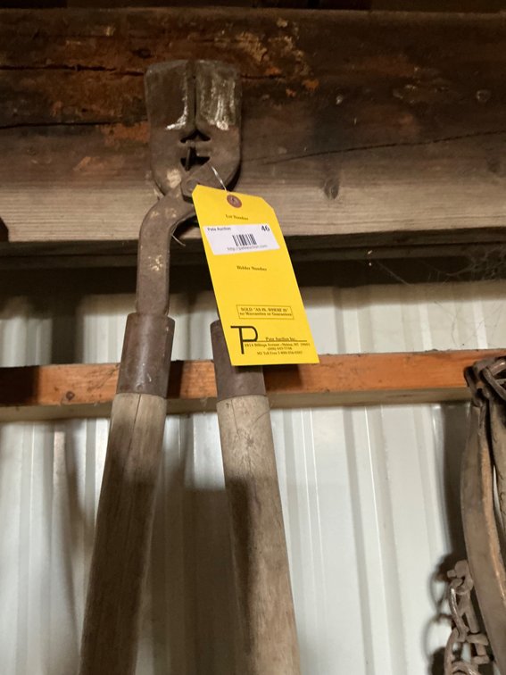 Cattle Hoof Trimmers