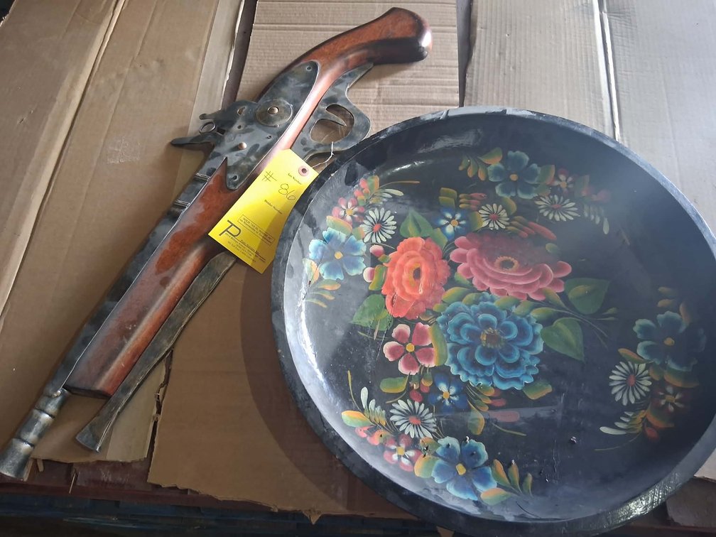 Homecrafters Furniture Derringer Pistol Decor Wall Hanger #691406 - 32"L and Handpainted Hand Carved Wooden Bowl Decoration - 20" Diameter