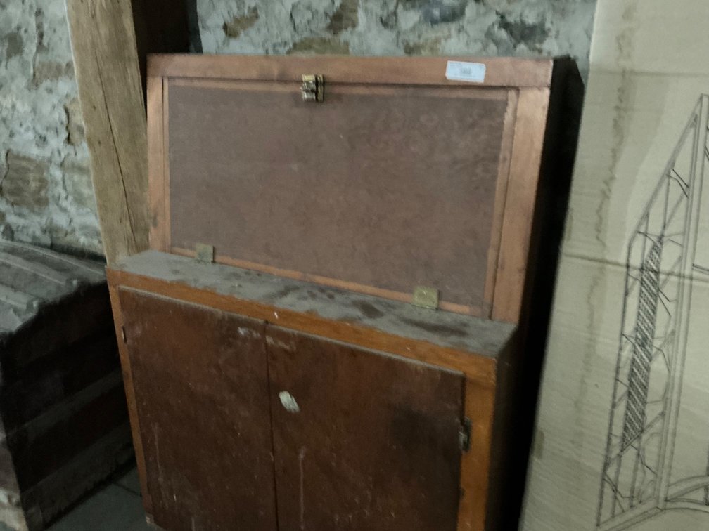 Cabinet/Hutch - 48"H x 36"W x 14"D