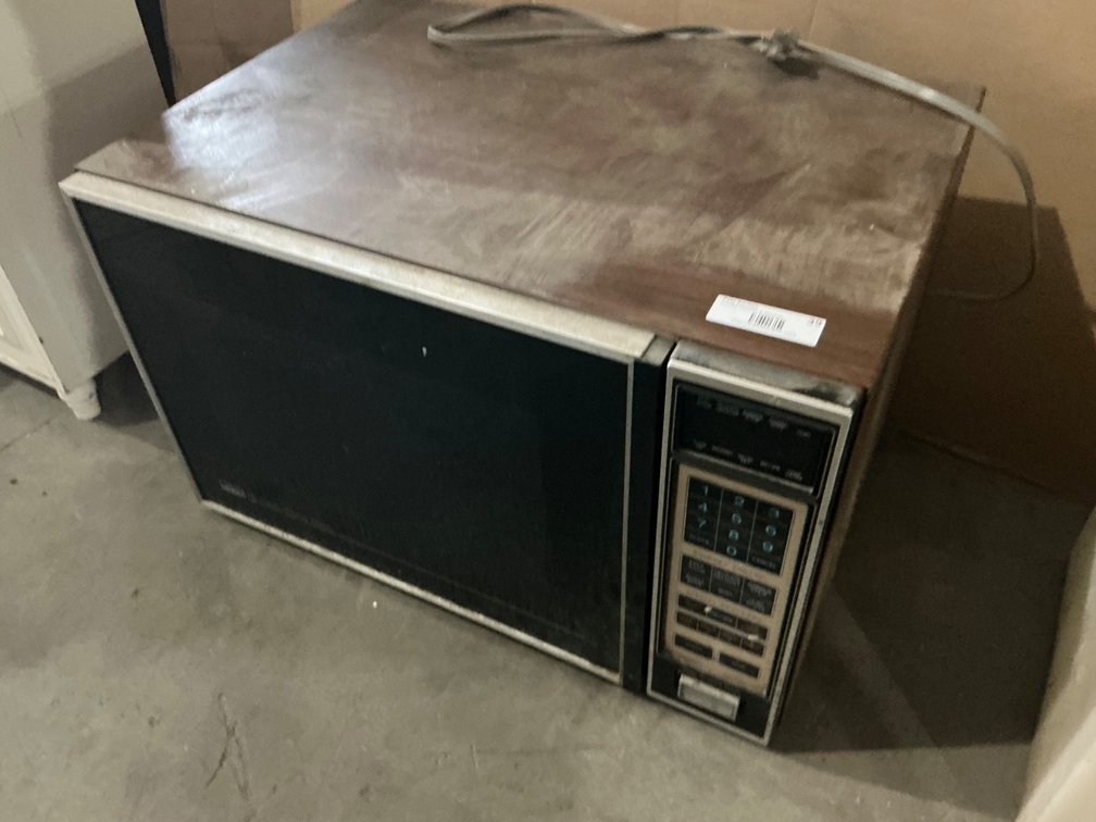 Vintage Montgomery Ward 1.5 Microwave Oven