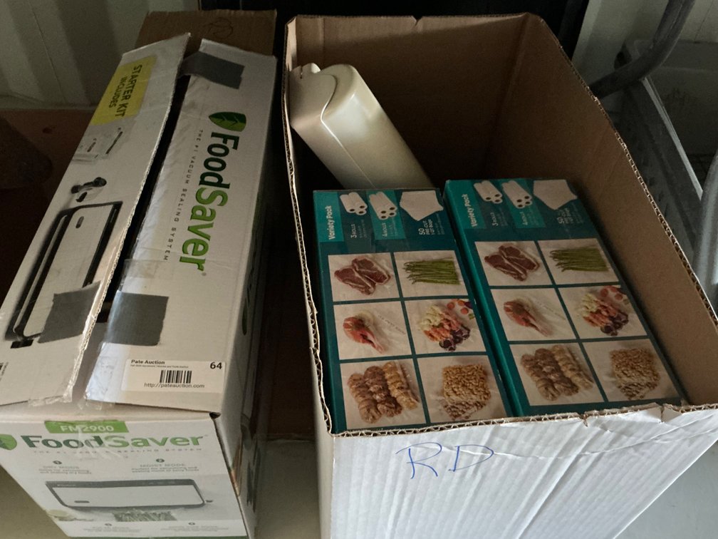 Food Saver System And Box Of Food Saver Bags With Roller Cutter