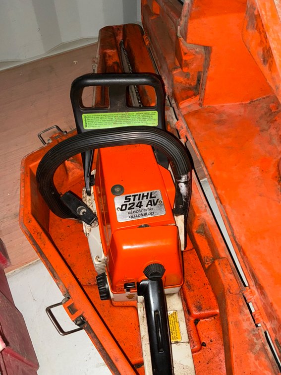 Stihl Chainsaw - Model: 024-AV, 16" Bar, With Hard Case, Rope Start Pulls Free