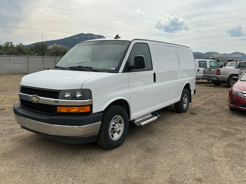 2017 Chevrolet Express Van, VIN #: 1GCWGAFF1H1110164
