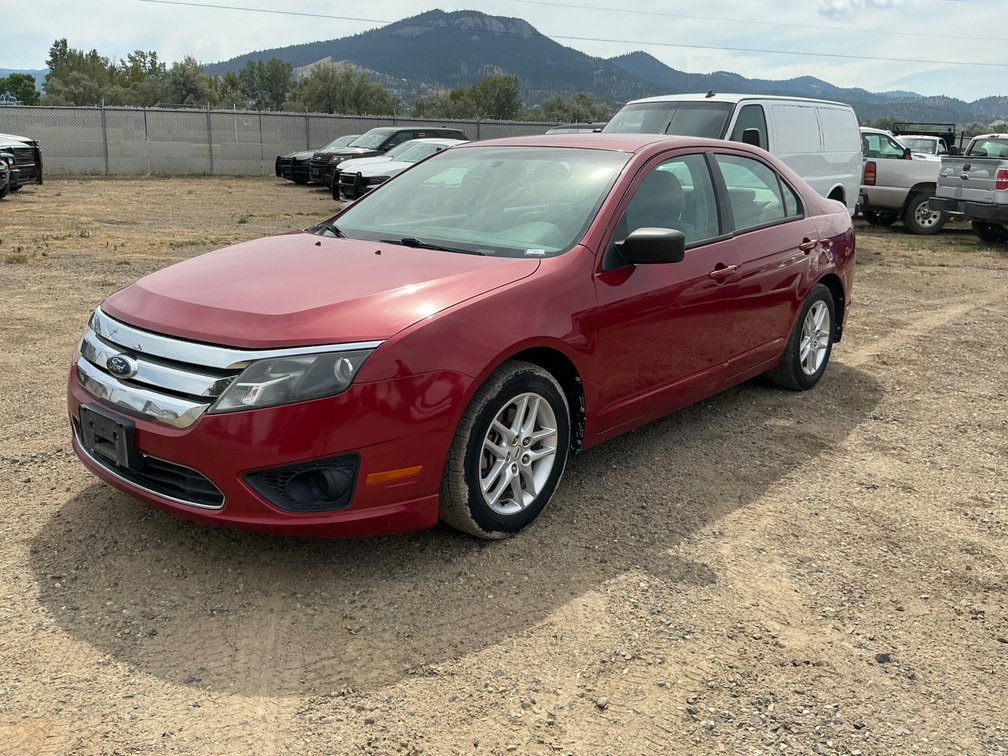 2010 Ford Fusion Passenger Car, VIN #: 3FAHP0GA5AR135625