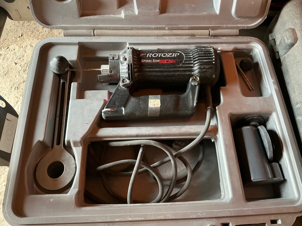Roto-Zip Spiral Cutting Saw - Model: SCS01 With Case