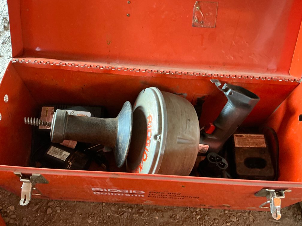 Ridgid 7.2V Cordless Drain Snake - Model: K-38B, With (2) Batteries, Charger And Case