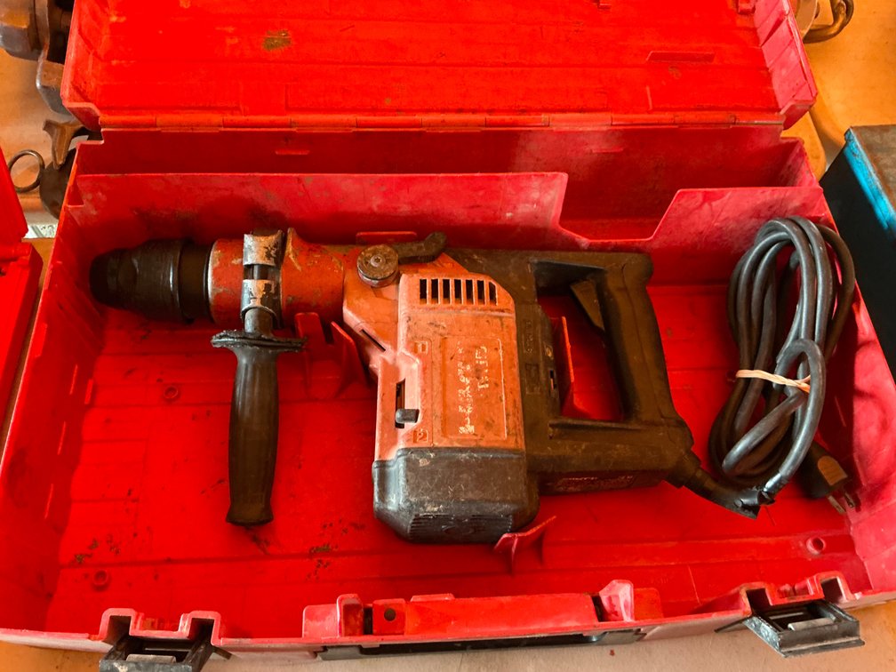 Hilti Rotary Hammer Drill - Model: TE55, Corded, With Case