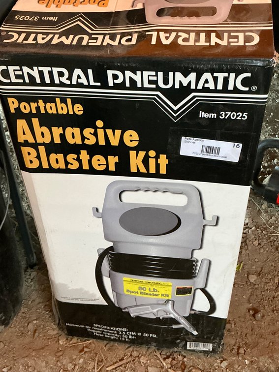 Central Pneumatic Portable Abrasive Blaster - Model: 37025, 50Lb Hopper Capacity, 15' Hose
