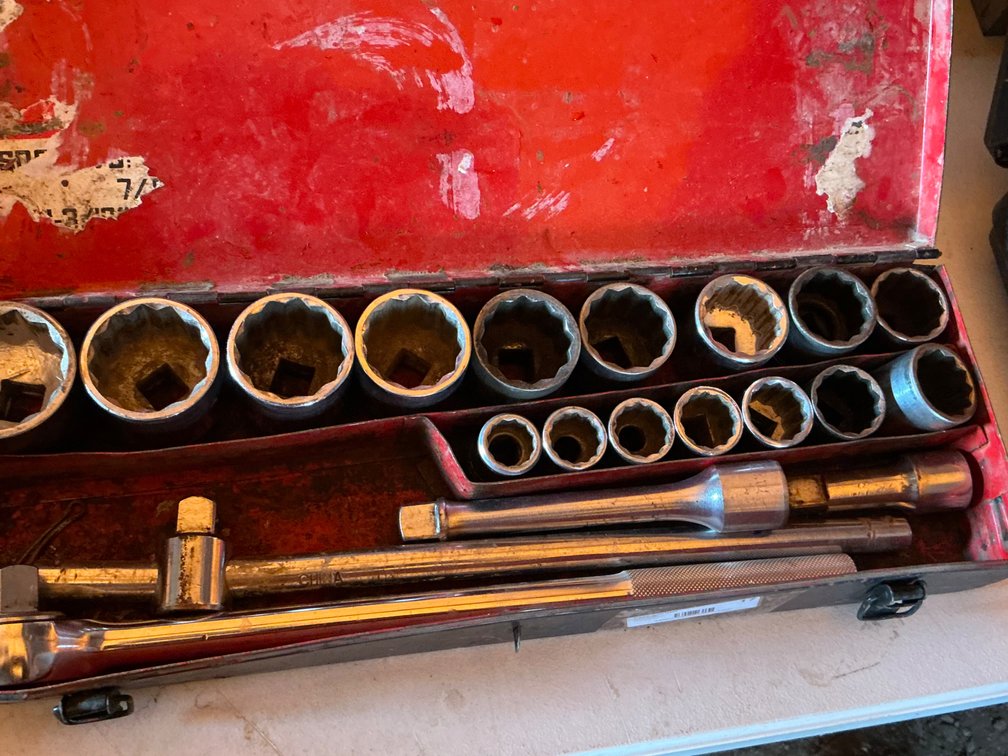 Pittsburg 3/4" Drive Socket Set With Ratchet, Breaker Bar, And Case